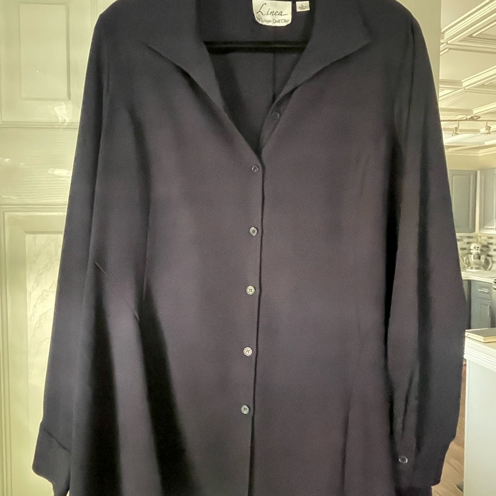 Linea by Louis Dell'Olio Classic Navy Blue Blouse